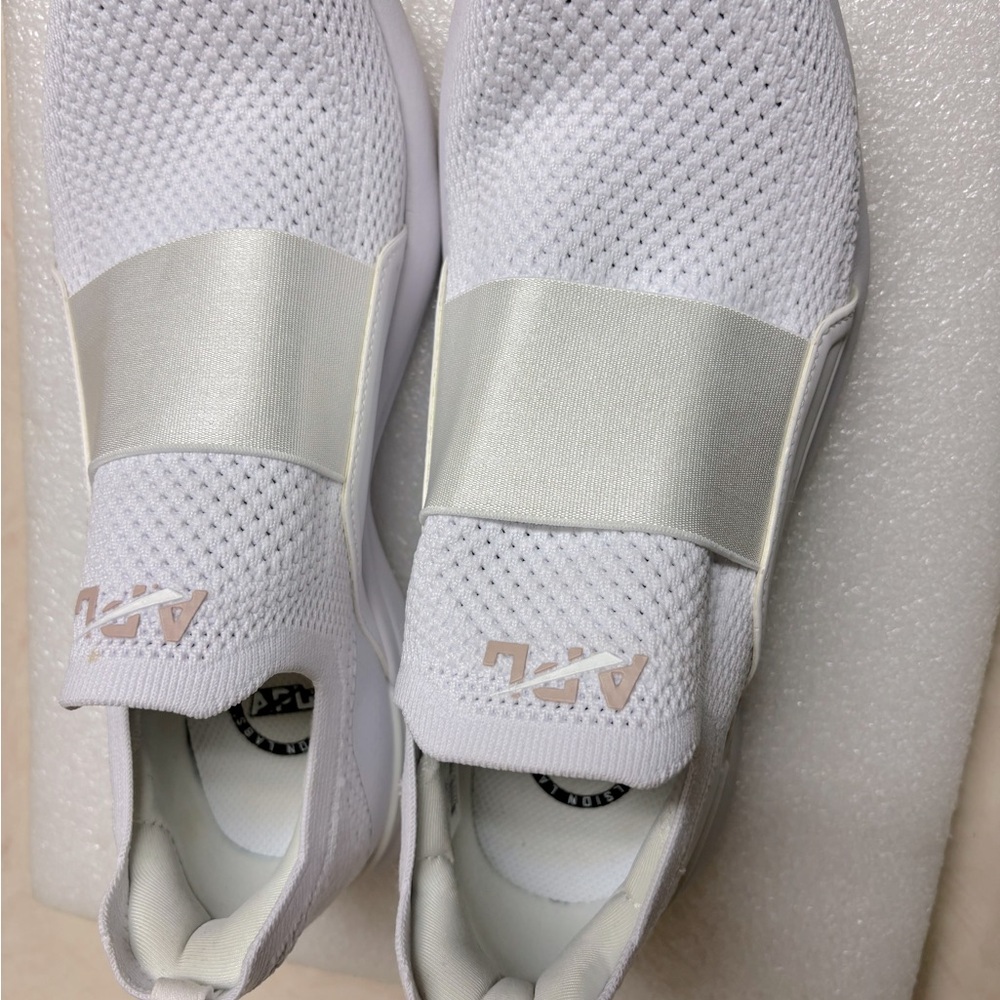 APL Techloom Bliss. White/Blush